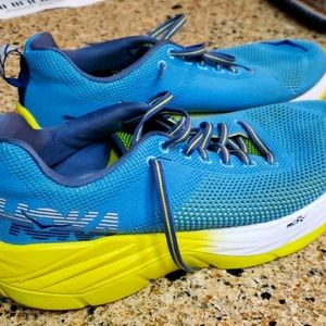 HOKA Mach 🏃‍♂️ Runners - Mens 9 EUC
